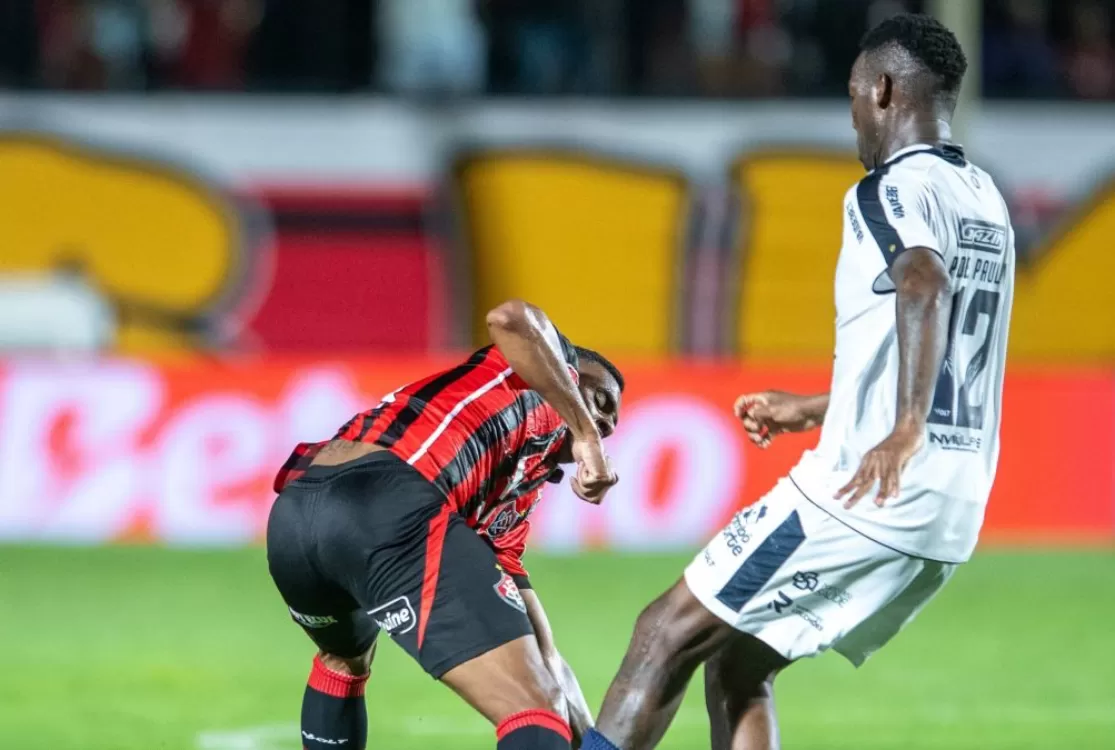 Vitória vence e frustra retorno do Remo ao Brasileirão