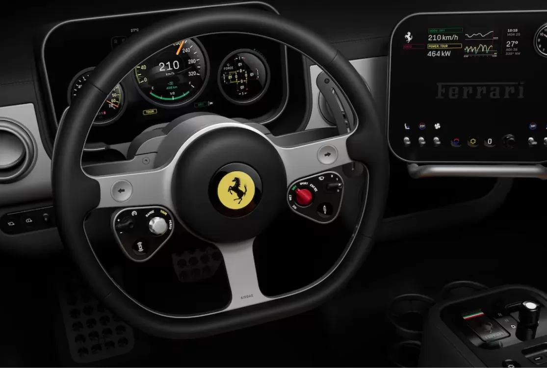 Primeira Ferrari elétrica se chama Luce e tem interior criado por designer do iPhone