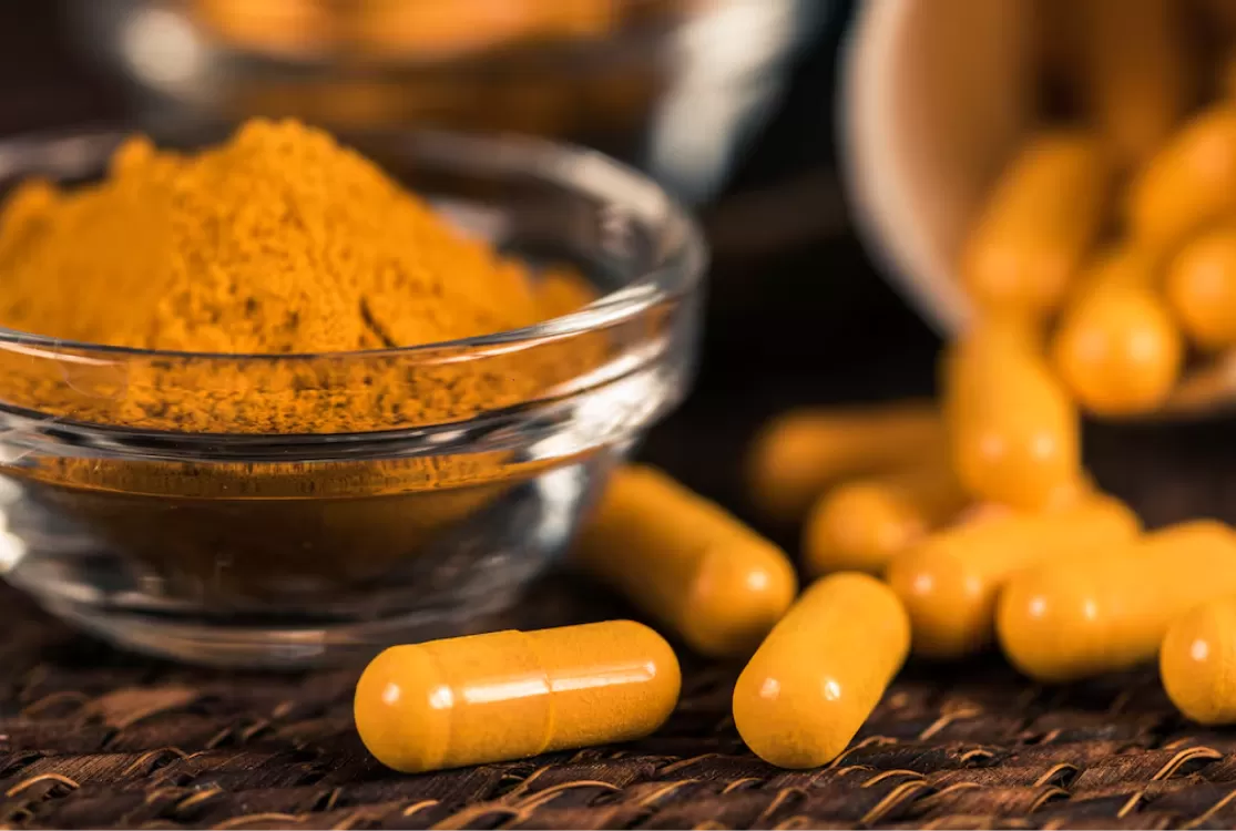 Suplementos com cúrcuma podem trazer risco de danos ao fígado, alerta Anvisa