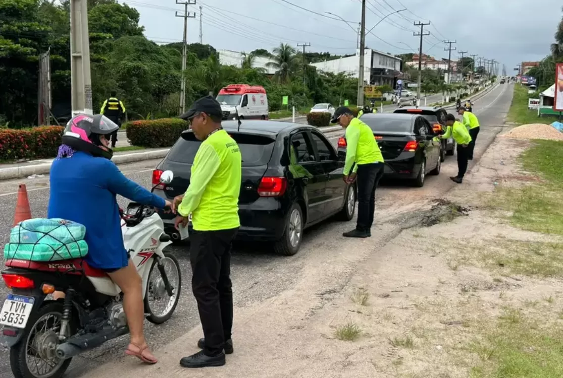 Ação do Detran alerta condutores sobre riscos de acidentes no feriadão