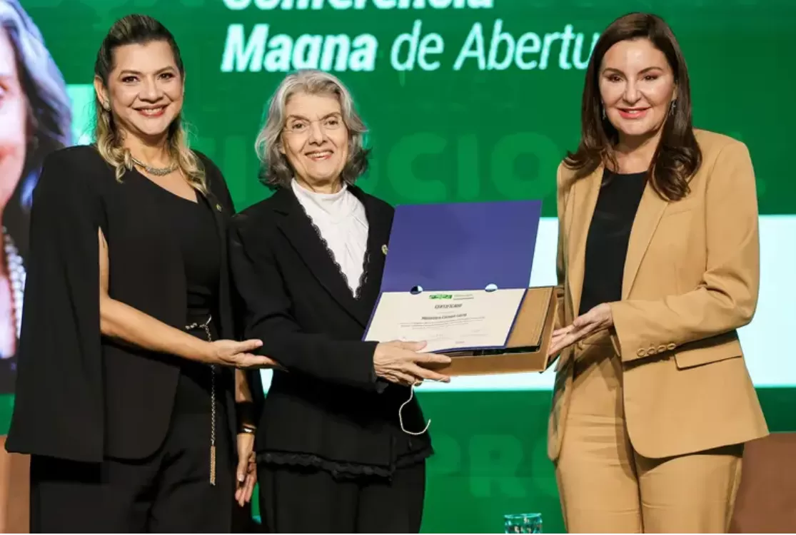 Ministra Cármen Lúcia foi presença ilustre em evento da DPE realizado em Belém