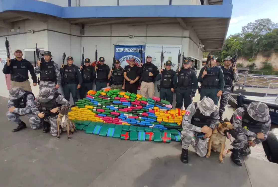 Operação apreende 357 kg de drogas em embarcação que ia de Manaus para Belém