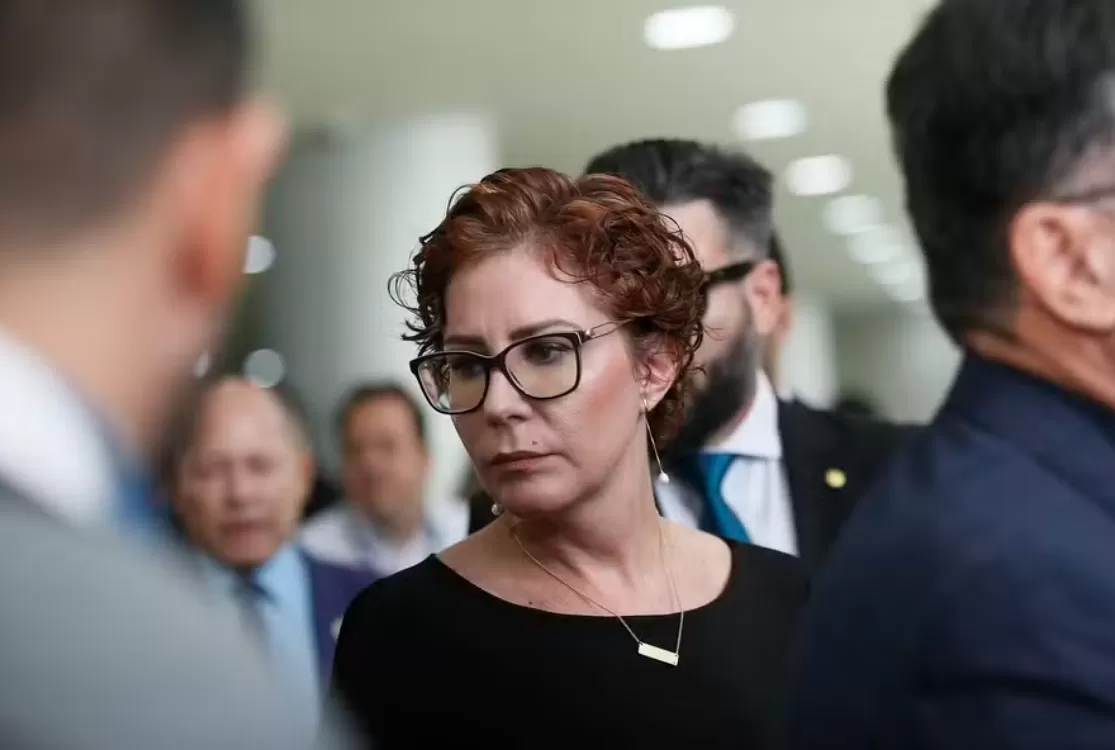 Moraes determina que Brasil inicie trâmites para extradição de Carla Zambelli