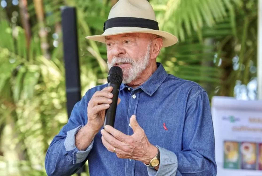 Lula inicia radioterapia após retirada de carcinoma basocelular na cabeça