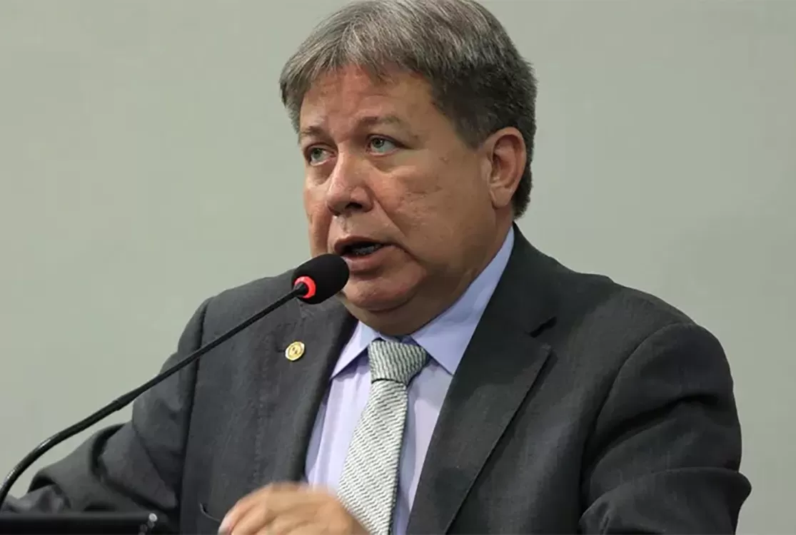 Deputado Iran Lima aposta na futurologia e se apresenta como futuro presidente
