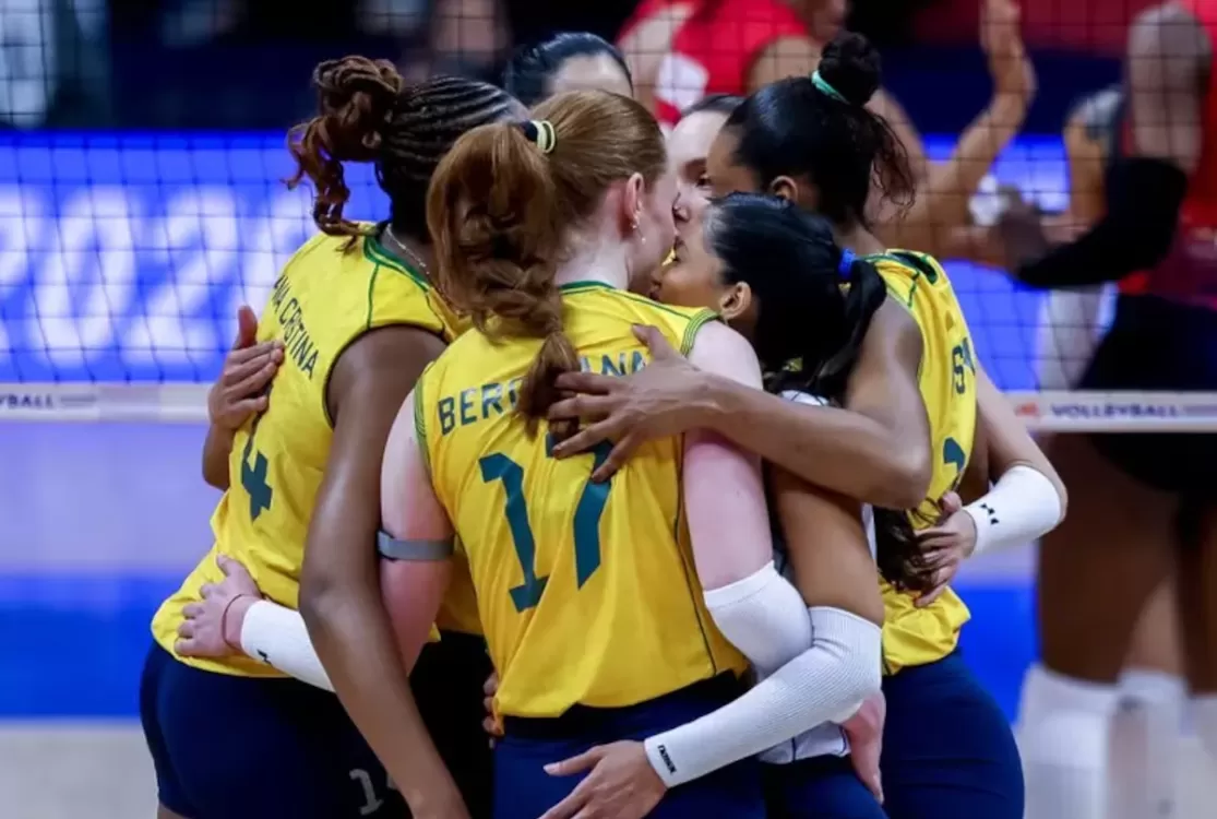 Seleção feminina de vôlei supera a China e segue invicta na Liga das Nações