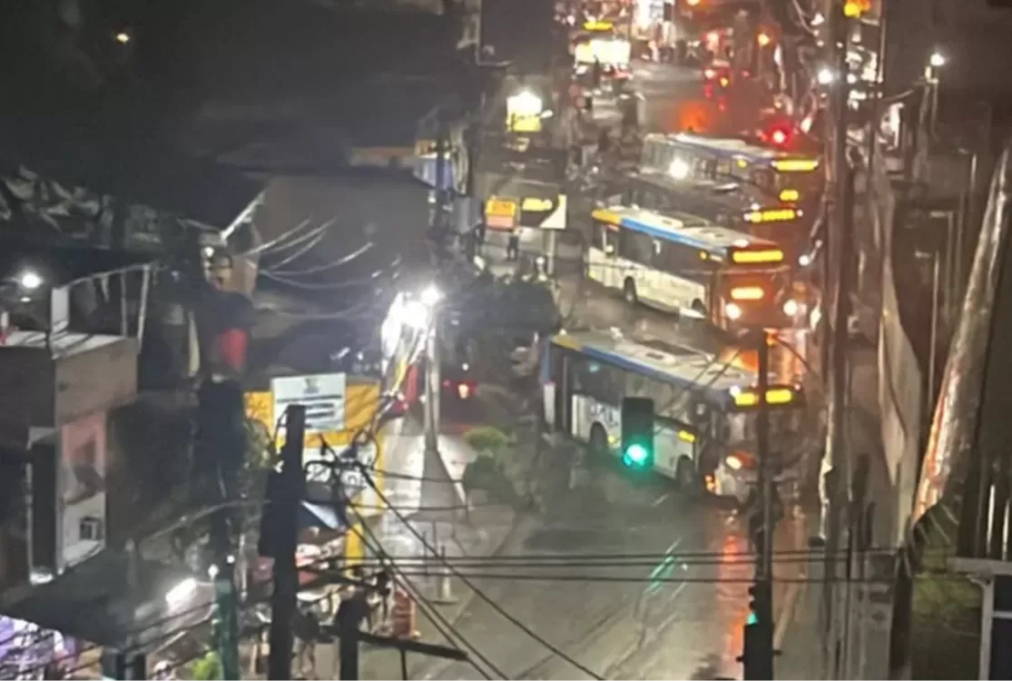 Tiroteio deixa quatro mortos em meio a sequestro de ônibus no Rio de Janeiro